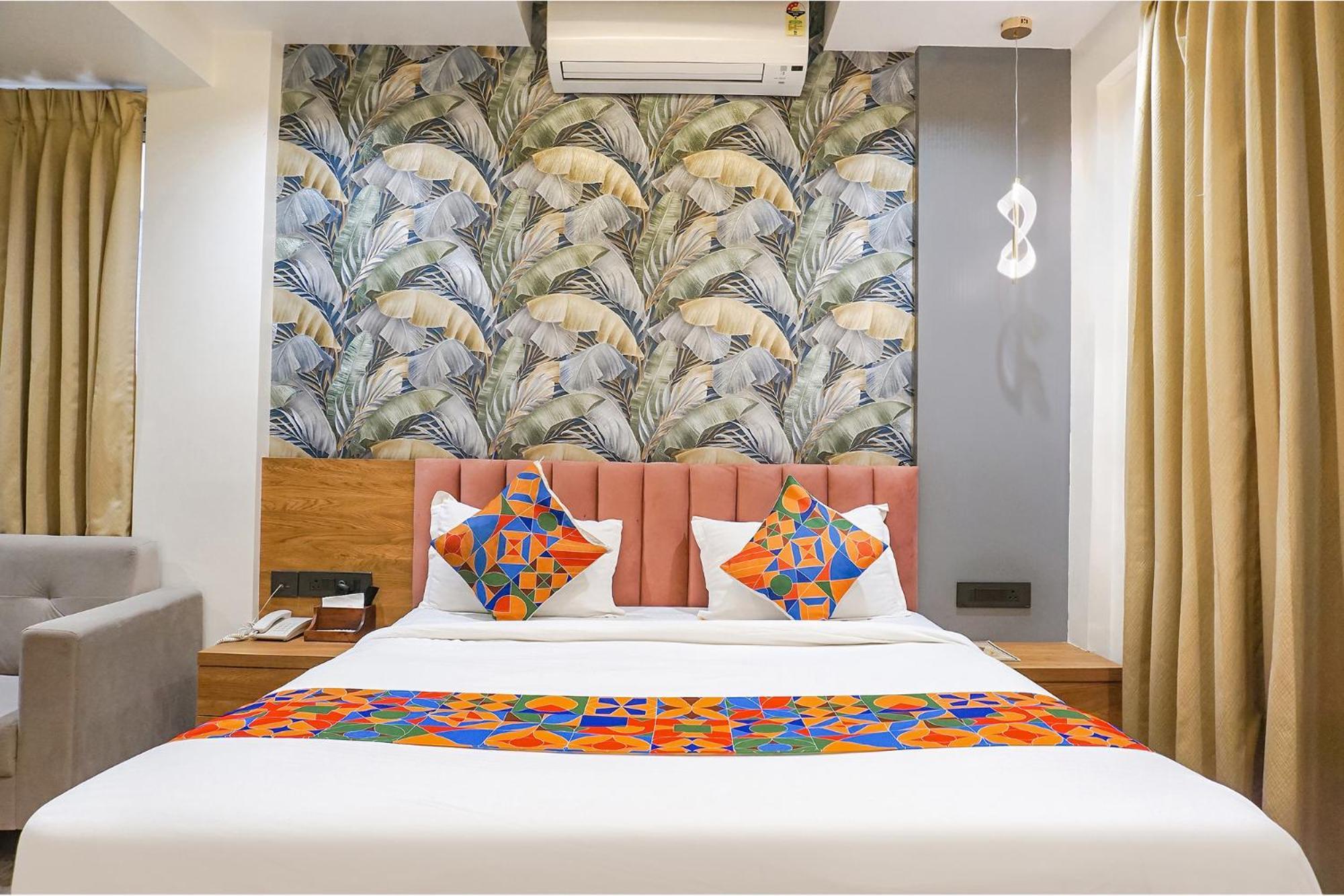 Fabhotel Prime Shourya Residency - Nr Maharshi Karve Museum Pune Bagian luar foto