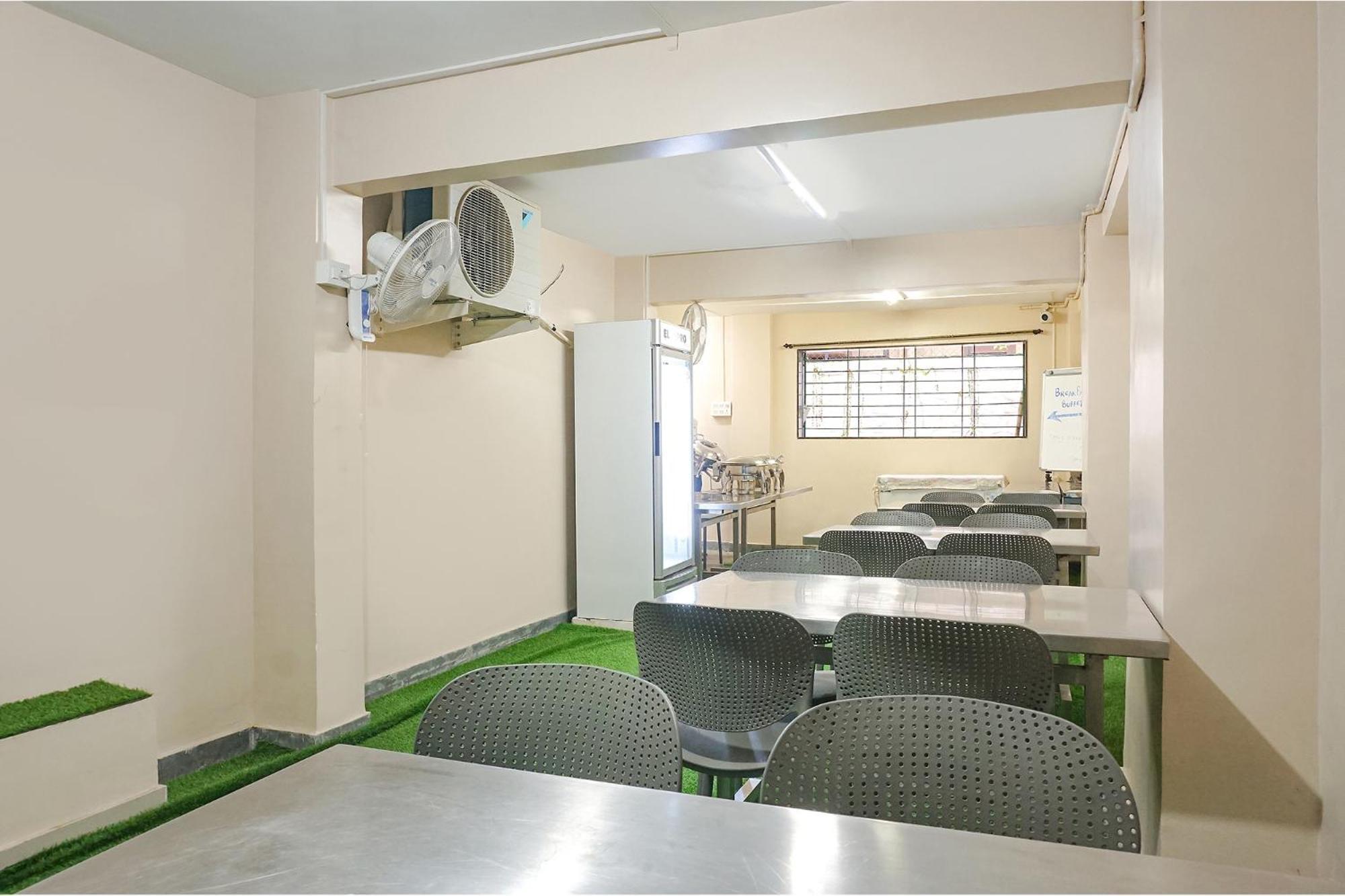 Fabhotel Prime Shourya Residency - Nr Maharshi Karve Museum Pune Bagian luar foto