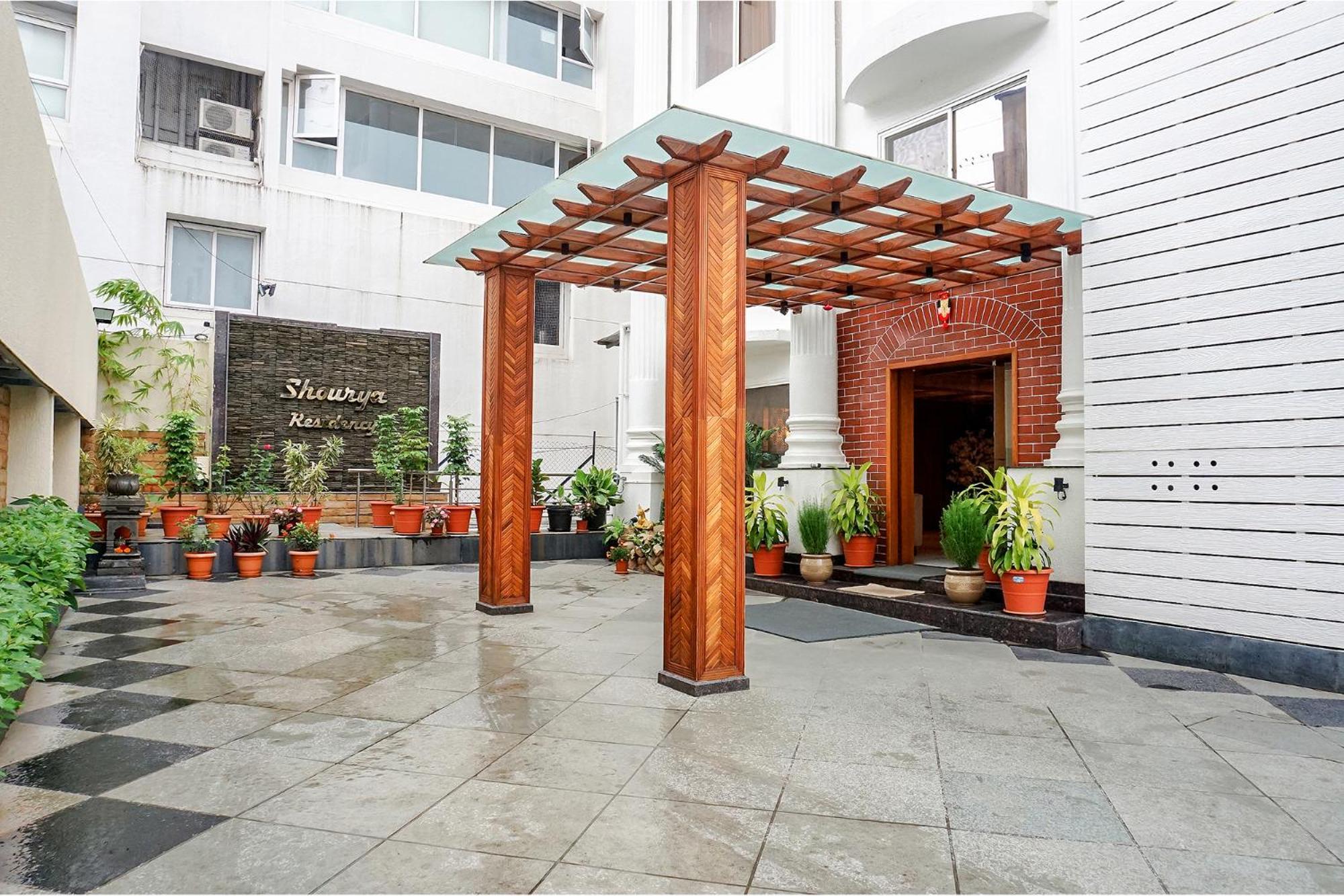 Fabhotel Prime Shourya Residency - Nr Maharshi Karve Museum Pune Bagian luar foto
